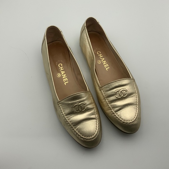 VINTAGE CHANEL LOGO LEATHER GOLD LOAFER - Picture 1 of 5